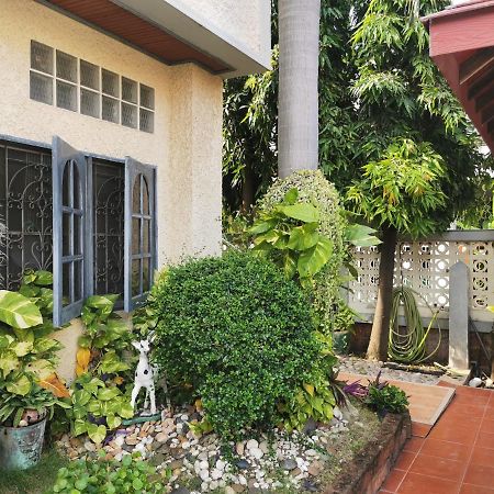 Samiya Guesthouse Bang Saen Exterior photo