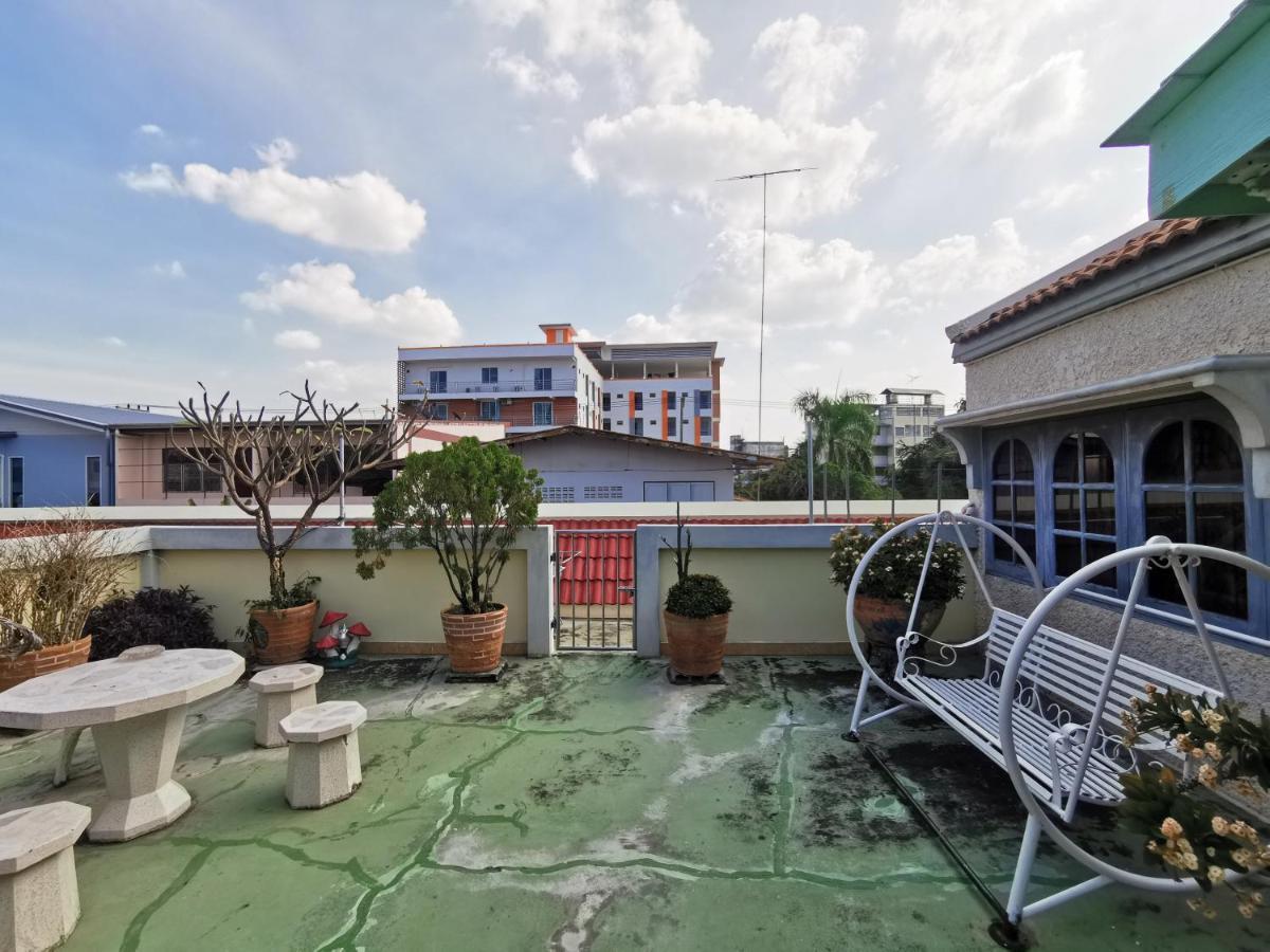 Samiya Guesthouse Bang Saen Exterior photo