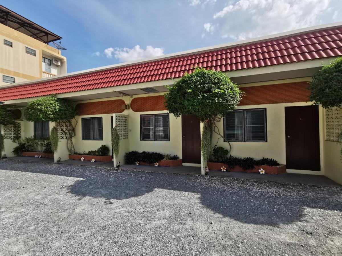 Samiya Guesthouse Bang Saen Exterior photo