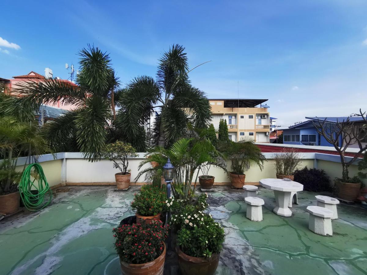 Samiya Guesthouse Bang Saen Exterior photo