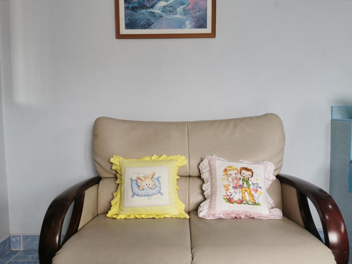 Samiya Guesthouse Bang Saen Exterior photo
